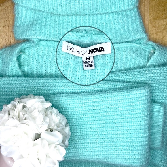 Fashion Nova | turtleneck crop long sleeve | size M - Picture 7 of 7